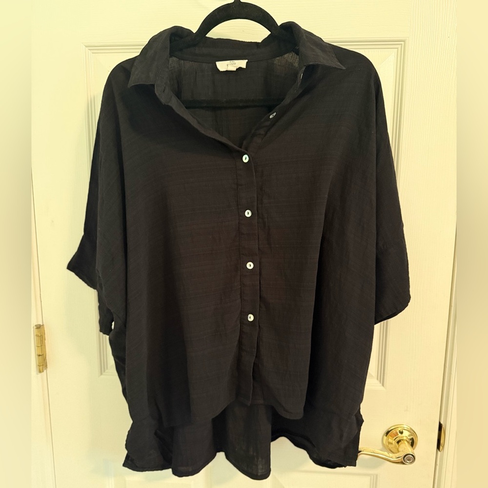 Cropped High-Low Button-Up Black Top